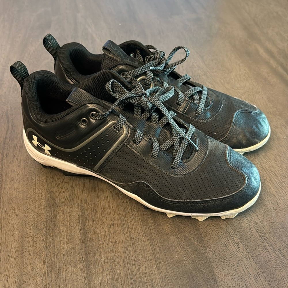 Under Armour Womens Glyde RM Softball Cleats 3024330-001 US Size 8 EUR 39